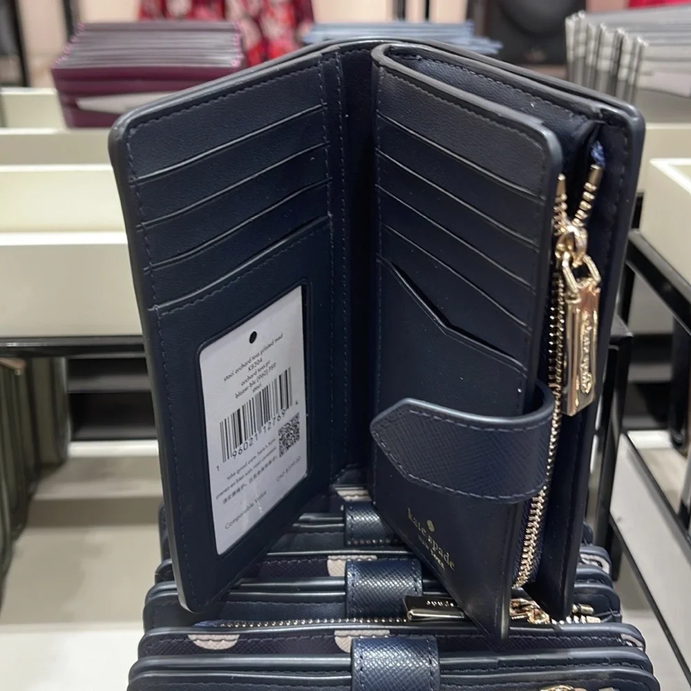 Kate Spade Staci Large White Apple Compartment Bifold Wallet
BLAZER BLUE MULTI - Picture 14 of 16